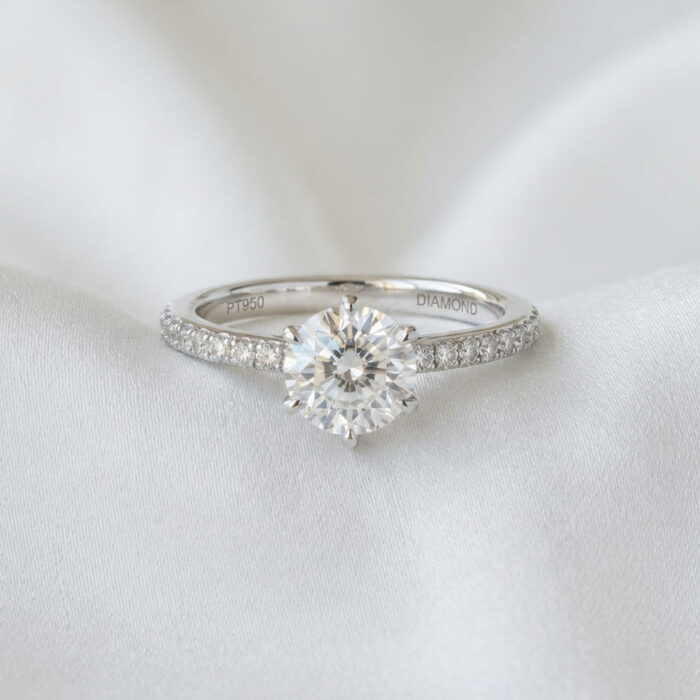 Luxury Solitaire Diamond Ring