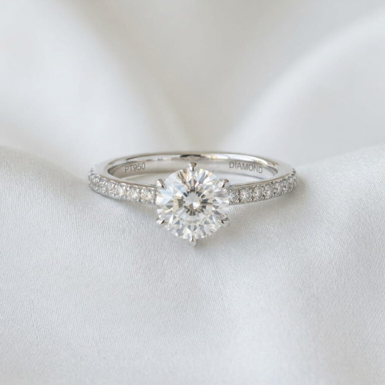Luxury Solitaire Diamond Ring