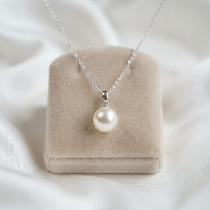 Pearl Pendant Necklace